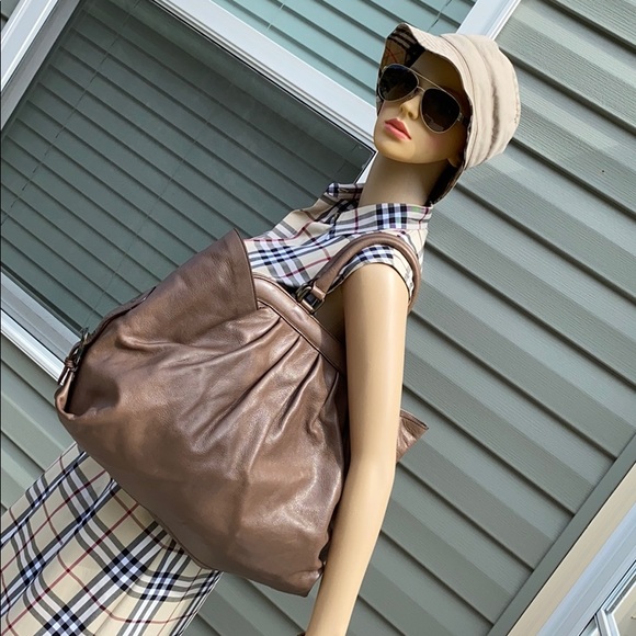 Authentic Fendi bag - Picture 10 of 16